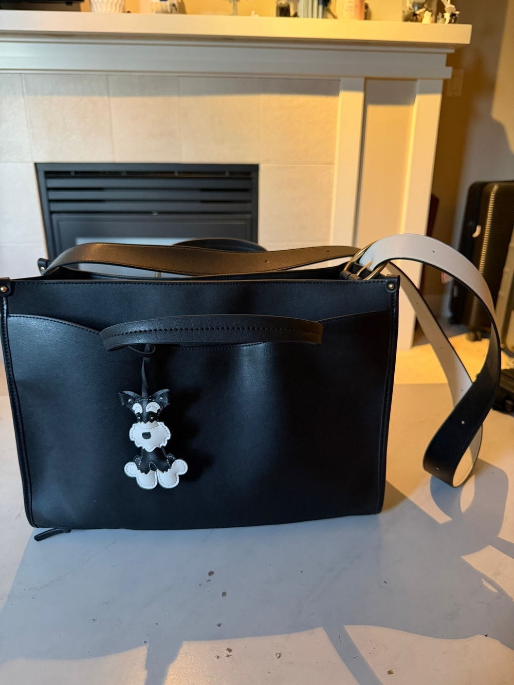 Oleada Reverie Tote in Black with Charm